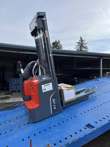 gerbeur 1600 kg au lithium 